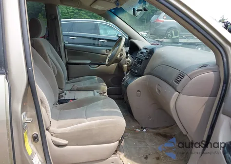 2005 Toyota Sienna Le z USA, uszkodzony, nr VIN 5TDBA23CX5S043286